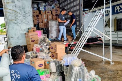 Fiscalização no setor de internamento de mercadorias da Suframa