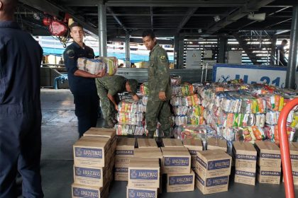 Fotos Reprodução Cosama-Diversas ações realizadas pela Cosama com distribuição de copos de água (3)