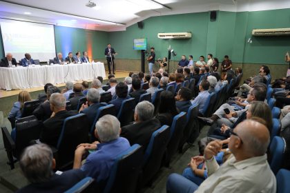 Governador destaca apoio ao comércio durante estiagem e reforça injeção de R$ 1,5 bilhão na economia com pagamento do 13º 2_foto Diego Peres Secom
