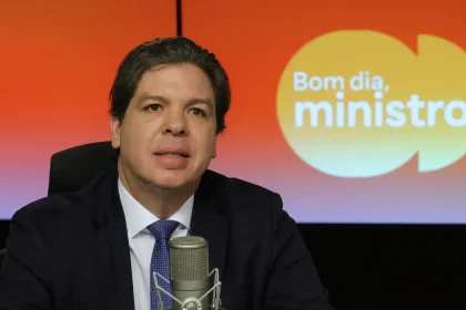 MINISTRO
