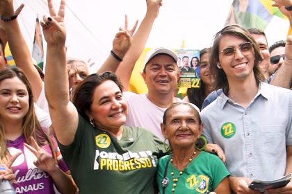 Maria-do-Carmo-e-Amom-Mandel-reforcam-propostas-do-Capitao-Alberto-Neto-no-bairro-Novo-Aleixo