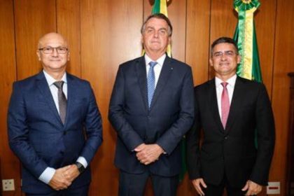 Menezes, Bolsonaro e David