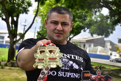 Joelso Pimenta, campeão mundial nas categorias Open e Master e dono da melhor marca de supino raw do Brasil