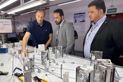 Visita da Suframa à empresa Isheng