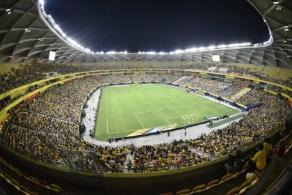 A esperança era ver o jogaço entre Brasil e Argentina na Arena da Amazônia (Foto: Mauro Neto/Faar)