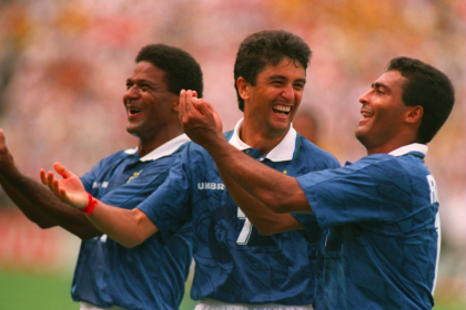 Bebeto fez o gesto de como se estivesse ninando o recém-nascido, movimento repetido até hoje por atletas de todo o mundo (Foto: CBF)