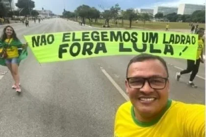 empresario-ouvido-em-cpi-com-faixa