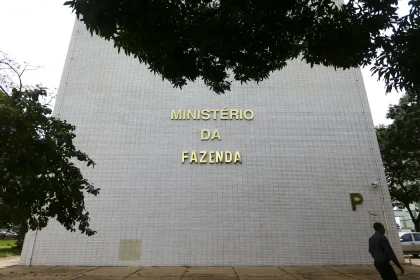 fachada-ministerio_mcamgo_abr_100420231818-30