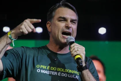 flavio-bolsonaro-banco-master