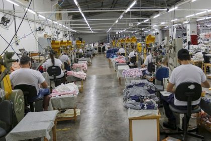 industria roupa constura