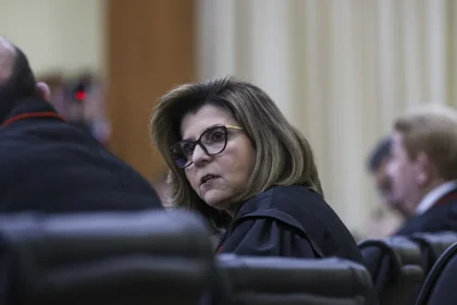 nelia caminha
