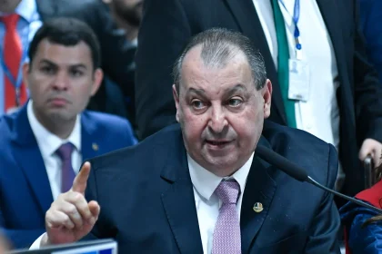 Omar Aziz fez a crítica durante a sessão