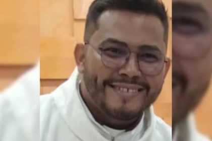 O padre é suspeito de abusar de, pelo menos, quatro adolescentes (Foto: Reprodução)