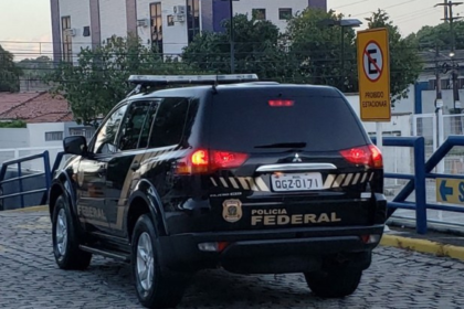 Na casa de Paulo Maurício Fortunato Pinto, um dos investigados por suspeita de espionagem ilegal, foram apreendidos a importância de US$ 171,8 mil em dinheiro vivo (Divulgação/PF)