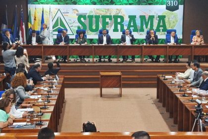 O anúncio da liberação de recursos foi feito pela ministra Nísia Trindade e pelo presidente da AAM, Anderson Souza (Foto: Divulgação/ Suframa)