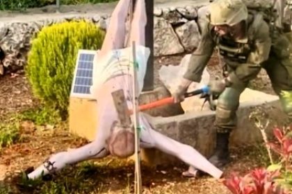 soldado de israel marretada em Jesus