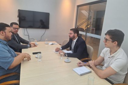 O objetivo foi discutir questões relacionadas à regularização fundiária e ao combate a ilícitos ambientais em terrenos de propriedade da Autarquia.