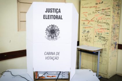 Urnas eletrônicas instaladas em escola de São Sebastião (DF), que serão utilizadas nas eleições em primeiro turno da eleiçoões de 2022. | Sérgio Lima/Poder360 01.out.2022